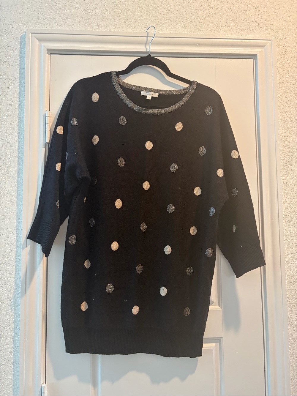 89th & Madison Black Sweater with Silver and Cream Polka Dots